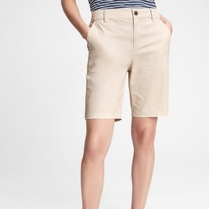 Gap Khaki Mid Rise Bermuda Shorts Size 29